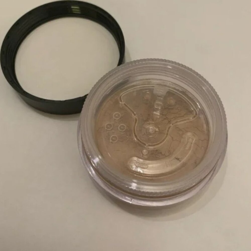 Bare minerals foundation light 08 - Picture 2 of 2